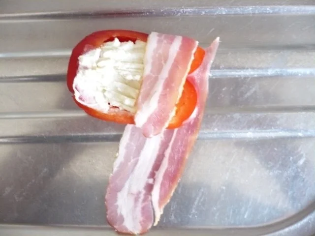 Paprikaschiffchen im Speckmantel - Rezept - Bild Nr. 3