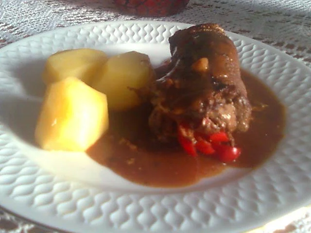 Rinderrouladen gefüllt mit Ziegenfrischkäse - Rezept