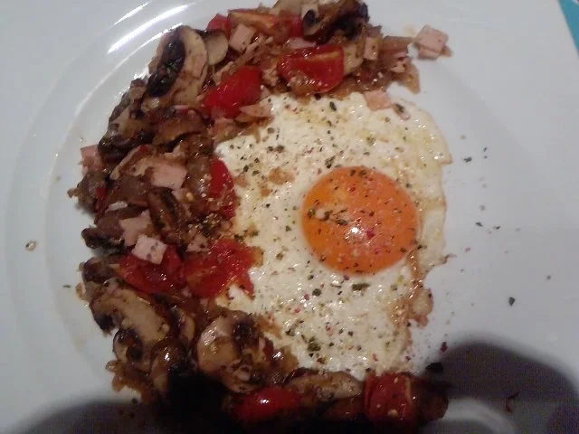 Rezept: Gespiegelte Eier im scharfem Rahmen Bild Nr. 6 Gespiegelte Eier im scharfem Rahmen - Rezept - Bild Nr. 6