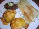 Spargel Milano neben Herrenkartoffeln und kleinem Filetsteak - Rezept