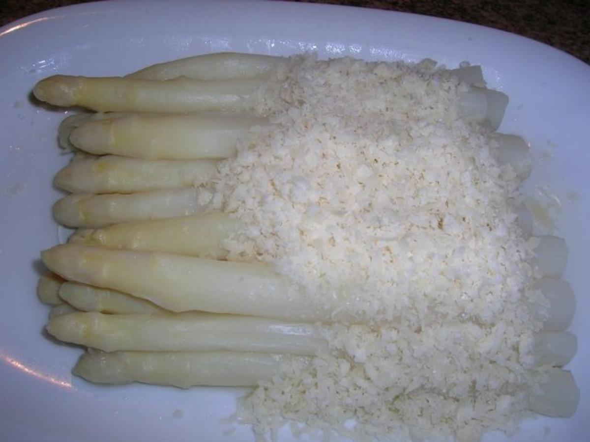 Spargel Milano neben Herrenkartoffeln und kleinem Filetsteak - Rezept - Bild Nr. 5