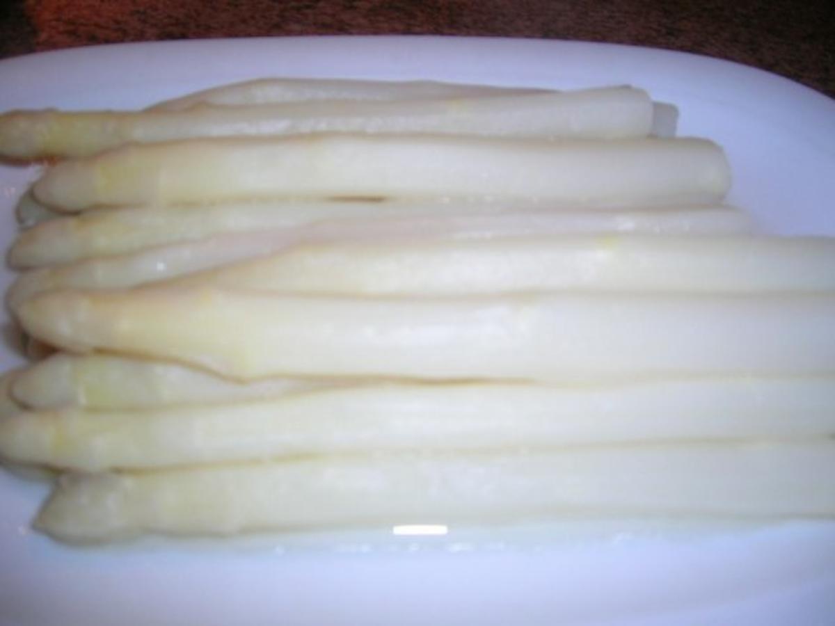 Spargel Milano neben Herrenkartoffeln und kleinem Filetsteak - Rezept - Bild Nr. 7