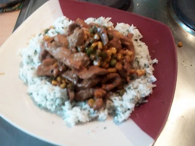 Mariniertes Schweinerahmgeschnetzeltes mit Reisrand - Rezept - Bild Nr. 11