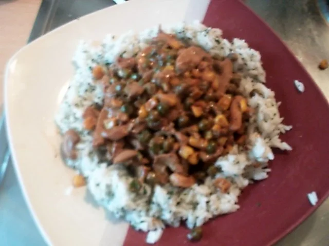 Mariniertes Schweinerahmgeschnetzeltes mit Reisrand - Rezept - Bild Nr. 2