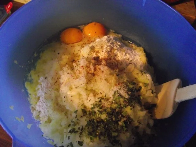 Rezept: Hauptgericht: Partytauglicher Kartoffelpuffer vom Blech Bild Nr. 3 Hauptgericht: Partytauglicher Kartoffelpuffer vom Blech - Rezept - Bild Nr. 3