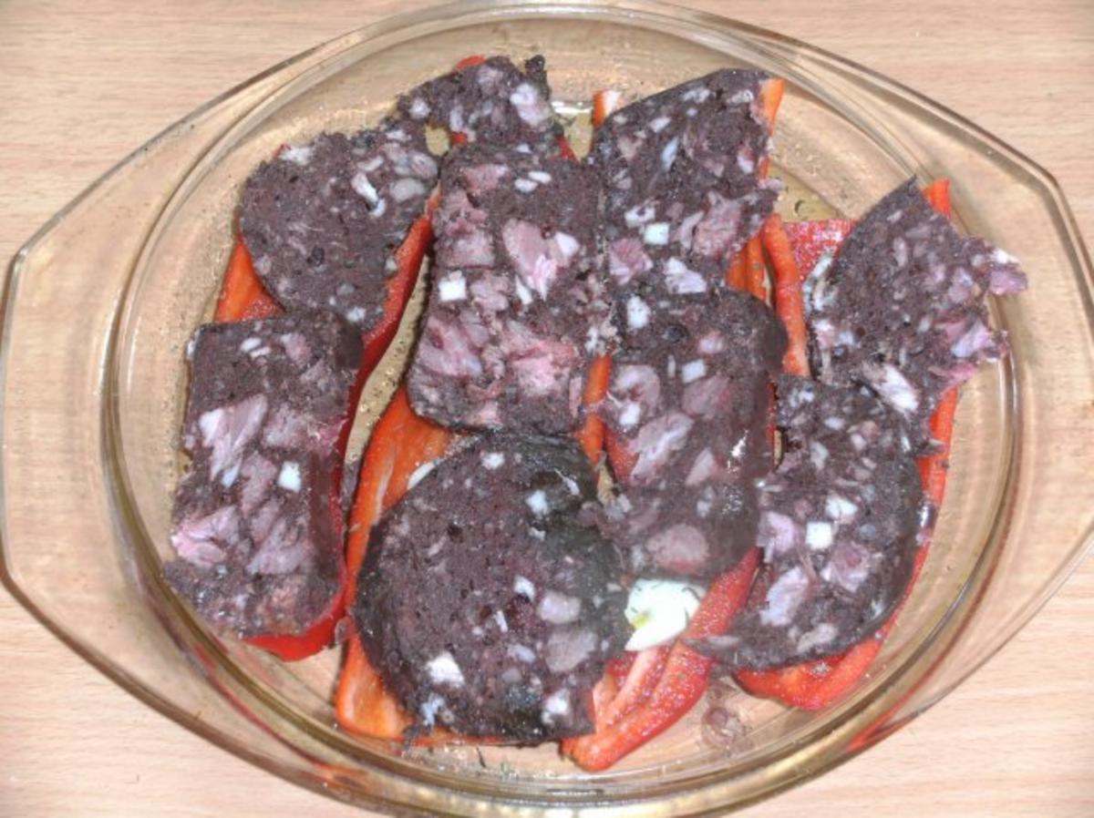 Hauptgericht: Paprika mit Blutwurst gefüllt und überbacken - Rezept - Bild Nr. 4
