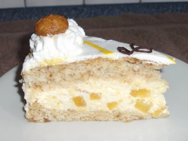 Rezept: Pfirsich-Amaretto-Torte Bild Nr. 2 Pfirsich-Amaretto-Torte - Rezept - Bild Nr. 2