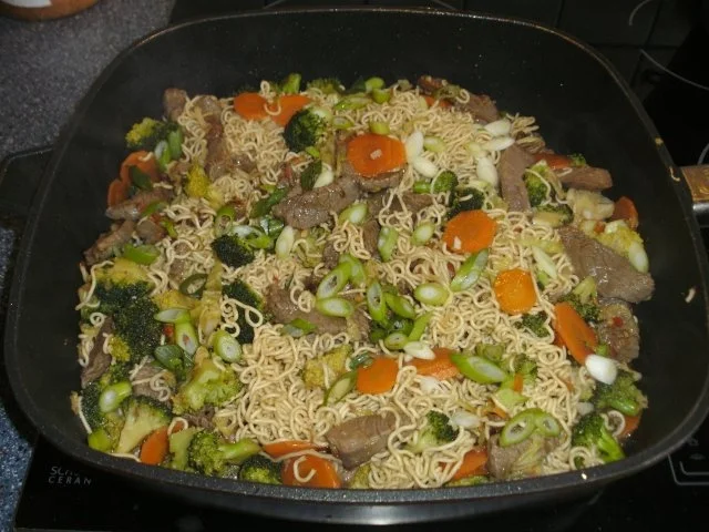 Rezept: gebratene Mie-Nudeln mit Gemüse gebratene Mie-Nudeln mit Gemüse - Rezept