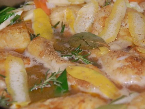 GESCHMORTES HÄHNCHEN IN WEISSWEIN  /  COQ  AU VIN BLANC - Rezept - Bild Nr. 14