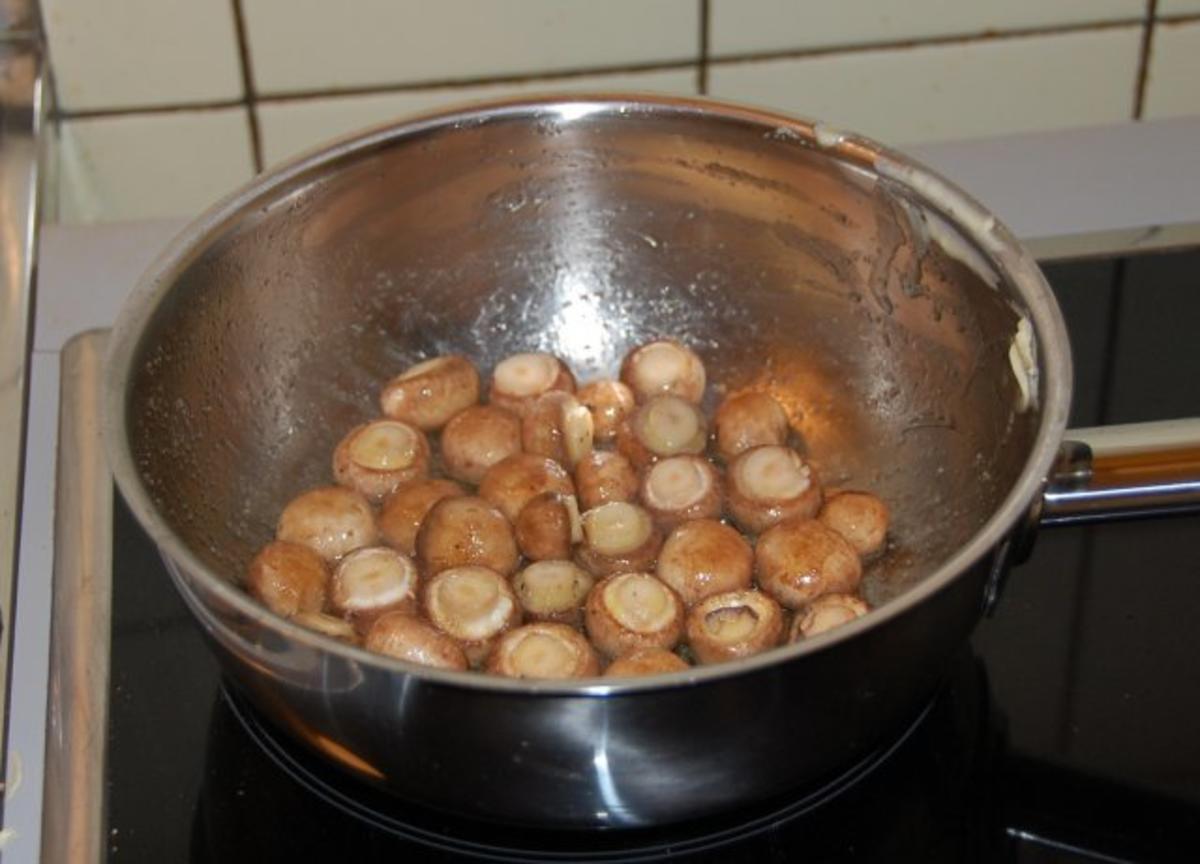 GESCHMORTES HÄHNCHEN IN WEISSWEIN  /  COQ  AU VIN BLANC - Rezept - Bild Nr. 16