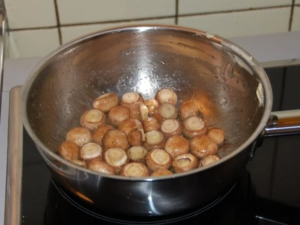 GESCHMORTES HÄHNCHEN IN WEISSWEIN  /  COQ  AU VIN BLANC - Rezept - Bild Nr. 16