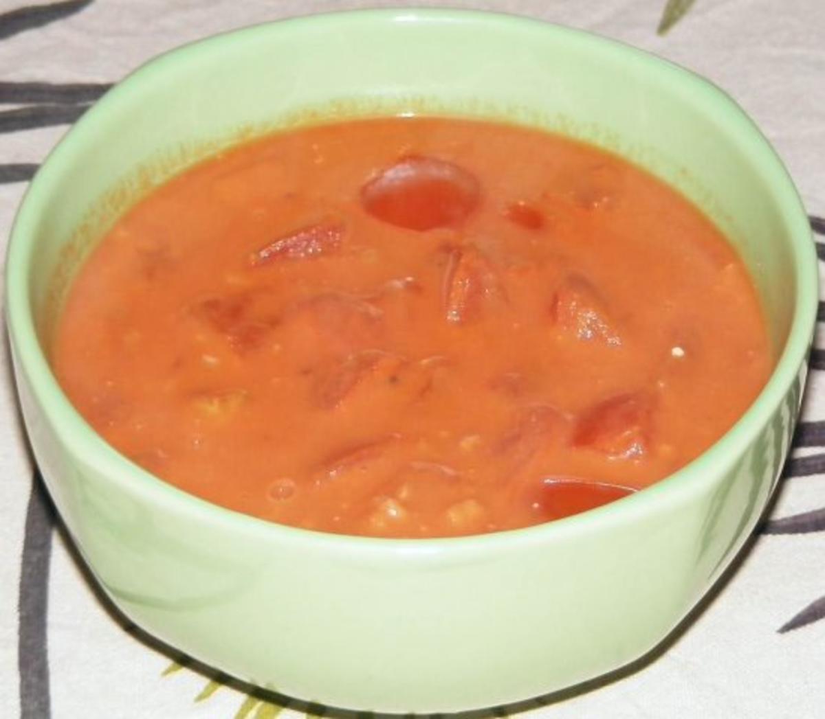 Fruchtige Tomaten-Knoblauch-Creme-Suppe - Rezept - kochbar.de
