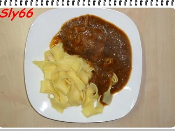 Fleischgerichte:Gulasch mit Ochsenschwanz - Rezept - Bild Nr. 17