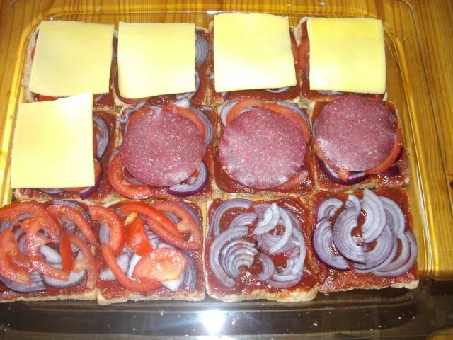 Rezept: Toast: Toast mit Zwiebeln Bild Nr. 3 Toast: Toast mit Zwiebeln - Rezept - Bild Nr. 3