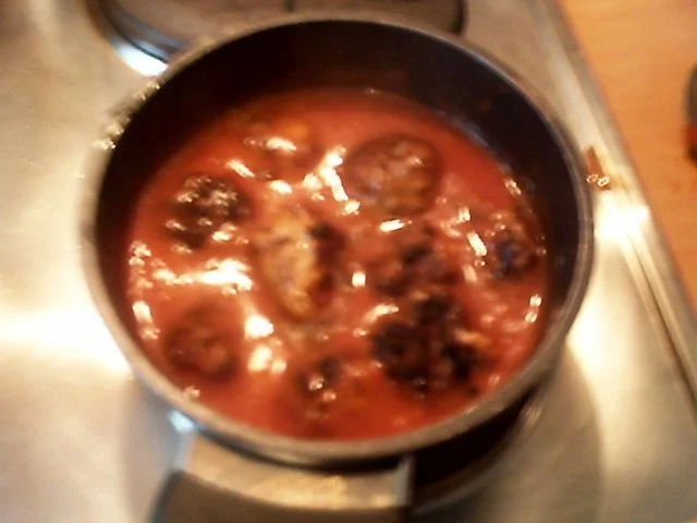 Hackbällchen in Tomatensosse mit Erbsen-Maisgemüse - Rezept - Bild Nr. 6