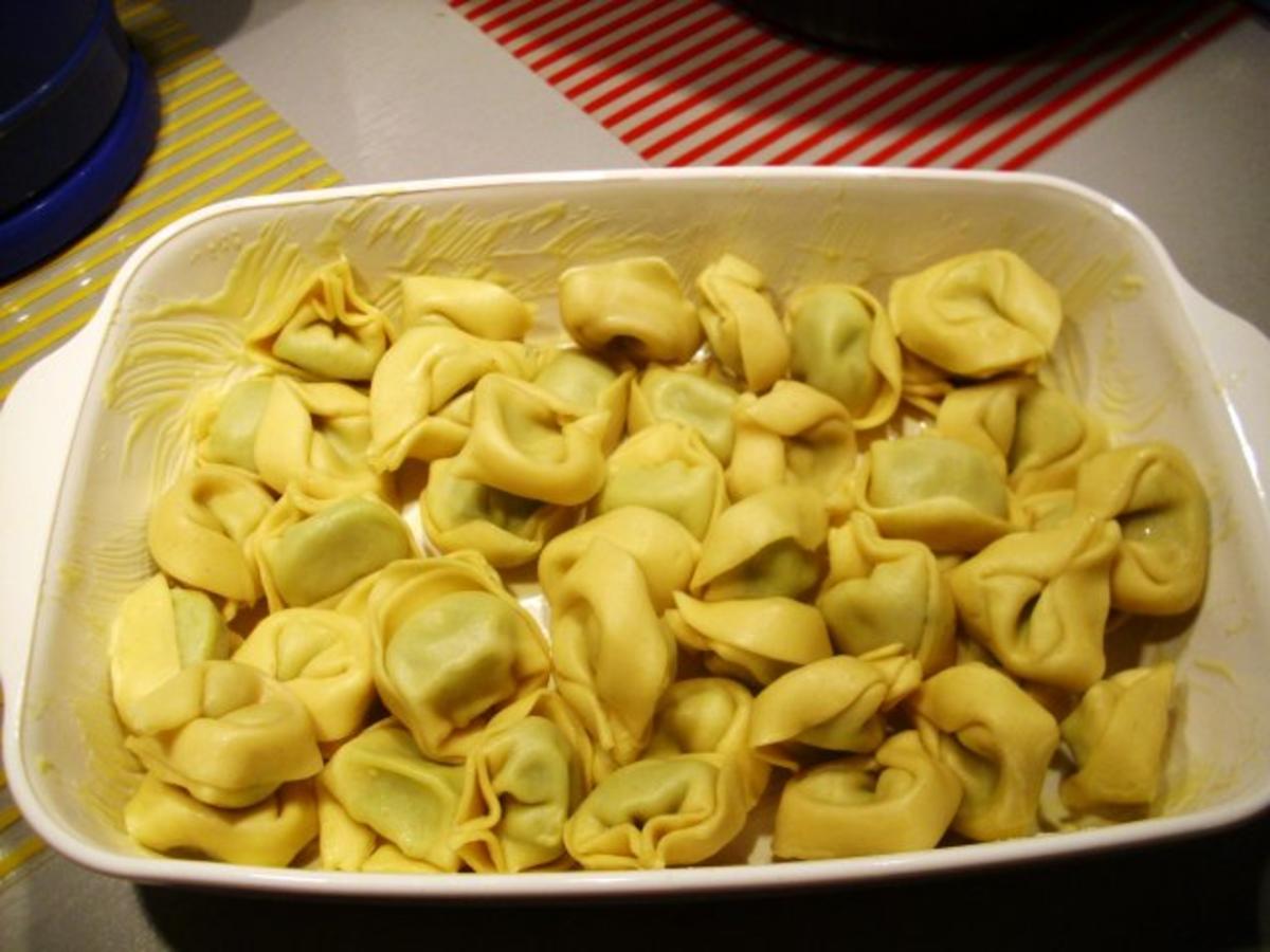 Spinat-Tortelloni  in Tomaten-Frischkäsesauce  Überbacken - Rezept - Bild Nr. 2