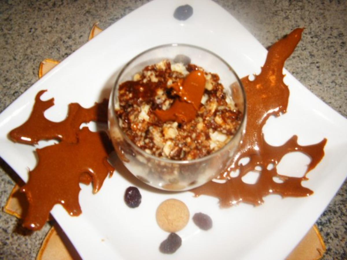 Bilder für Apfelmus-Joghurt-Dessert mit Amaretto - Rezept