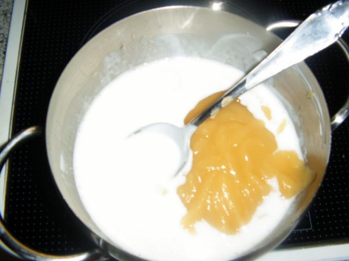 Apfelmus-Joghurt-Dessert mit Amaretto - Rezept - Bild Nr. 5