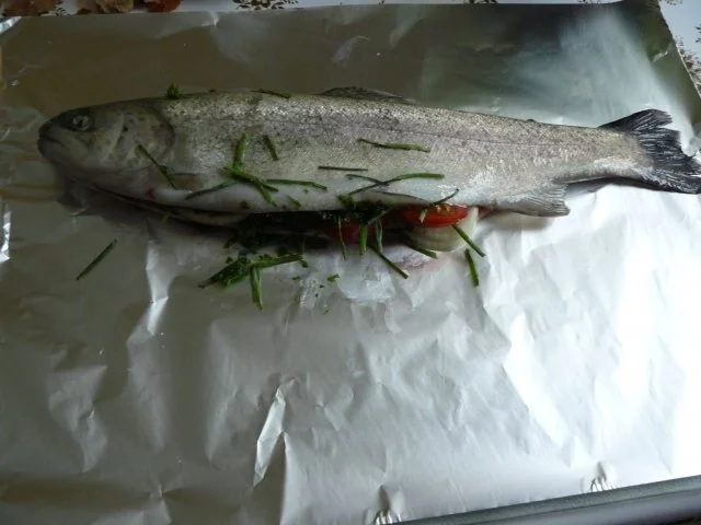 Rezept: Forelle mit Kräutern gefüllt in Folie gegart Bild Nr. 6 Forelle mit Kräutern gefüllt in Folie gegart - Rezept - Bild Nr. 6