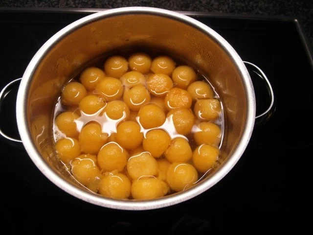 Panierte Kürbiskugeln mit Kürbissoße - Rezept - Bild Nr. 4