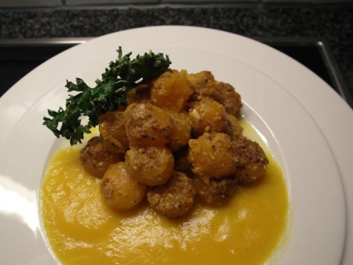 Panierte Kürbiskugeln mit Kürbissoße - Rezept - kochbar.de