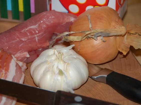 Rezept: MEDAILLONS VON DER SCHWEINELENDE MIT KARAMELLISIERTEN ÄPFELN UND CALVADOS Bild Nr. 5 MEDAILLONS VON DER SCHWEINELENDE MIT KARAMELLISIERTEN ÄPFELN UND CALVADOS - Rezept - Bild Nr. 5