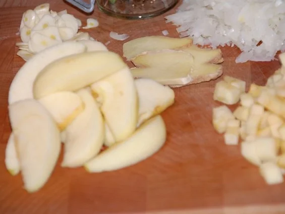 Rezept: MEDAILLONS VON DER SCHWEINELENDE MIT KARAMELLISIERTEN ÄPFELN UND CALVADOS Bild Nr. 10 MEDAILLONS VON DER SCHWEINELENDE MIT KARAMELLISIERTEN ÄPFELN UND CALVADOS - Rezept - Bild Nr. 10