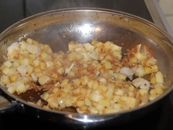 Rezept: MEDAILLONS VON DER SCHWEINELENDE MIT KARAMELLISIERTEN ÄPFELN UND CALVADOS Bild Nr. 15 MEDAILLONS VON DER SCHWEINELENDE MIT KARAMELLISIERTEN ÄPFELN UND CALVADOS - Rezept - Bild Nr. 15