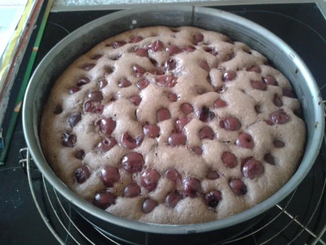 Rezept: Kirschkuchen mit Haselnuss-Baiser Bild Nr. 2 Kirschkuchen mit Haselnuss-Baiser - Rezept - Bild Nr. 2