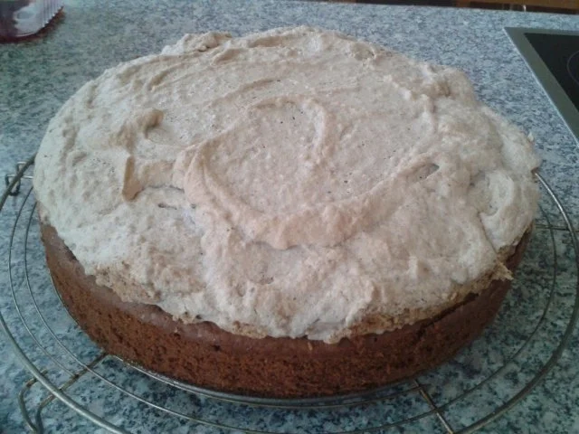 Rezept: Kirschkuchen mit Haselnuss-Baiser Bild Nr. 4 Kirschkuchen mit Haselnuss-Baiser - Rezept - Bild Nr. 4