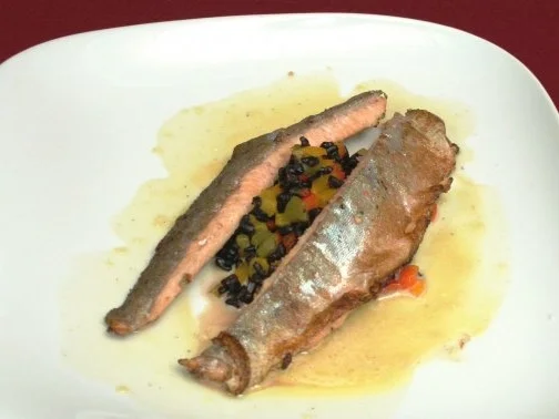 Kräuter-Honig-Bachsaibling auf buntem Reis - Rezept