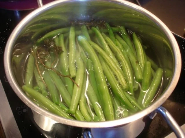 Rezept: Lachsfilet mit Dillsauce, grünen Bohnen und Kartoffeln Bild Nr. 7 Lachsfilet mit Dillsauce, grünen Bohnen und Kartoffeln - Rezept - Bild Nr. 7