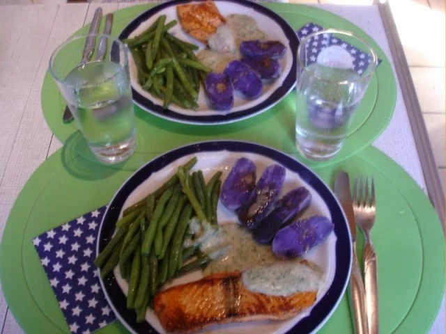 Rezept: Lachsfilet mit Dillsauce, grünen Bohnen und Kartoffeln Bild Nr. 13 Lachsfilet mit Dillsauce, grünen Bohnen und Kartoffeln - Rezept - Bild Nr. 13