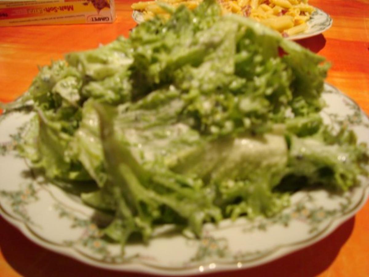 weisser Lollo mit Kräuter-Schmand-Dressing - Rezept - kochbar.de