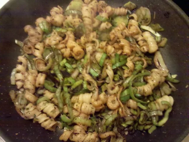 Rezept: Fleisch: Asiakotelett mit Lauchnudeln Bild Nr. 7 Fleisch: Asiakotelett mit Lauchnudeln - Rezept - Bild Nr. 7