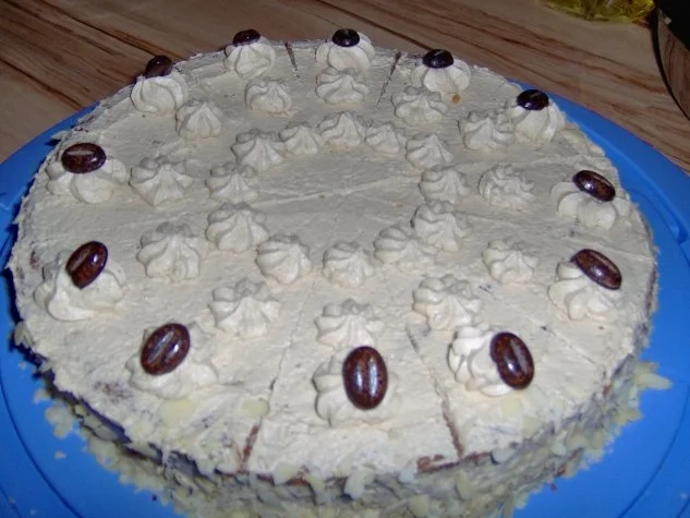 Rezept: Haselnusstorte mit Kaffeecreme Haselnusstorte mit Kaffeecreme - Rezept