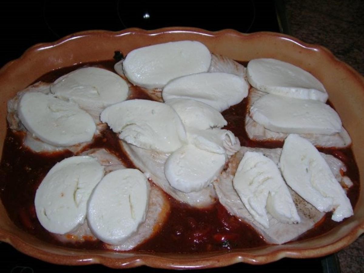 Pute "caprese" mit Tomaten, Mozzarella und Basilikum/schnell, einfach,lecker - Rezept - Bild Nr. 4