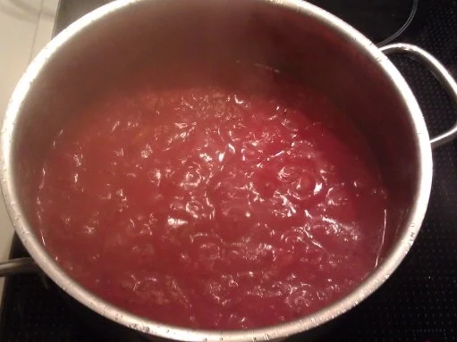 Rezept: Garnelen mit Thunfisch in Weißwein-Tomatensauce auf Spaghetti Bild Nr. 3 Garnelen mit Thunfisch in Weißwein-Tomatensauce auf Spaghetti - Rezept - Bild Nr. 3