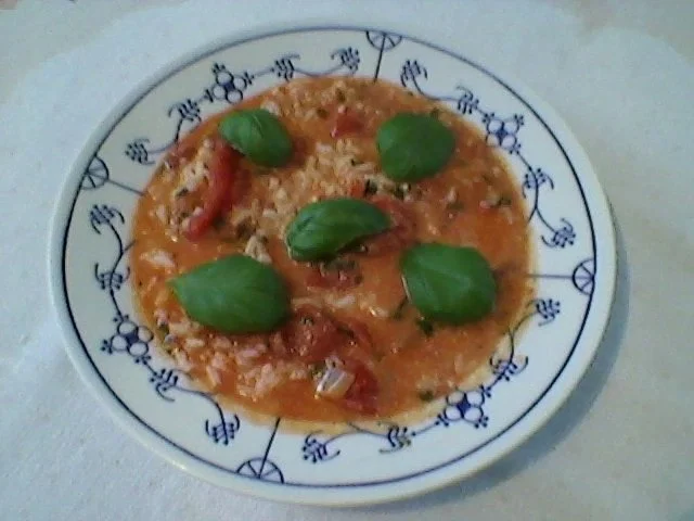 Tomatensuppe mir Reis und Basilikum - Rezept