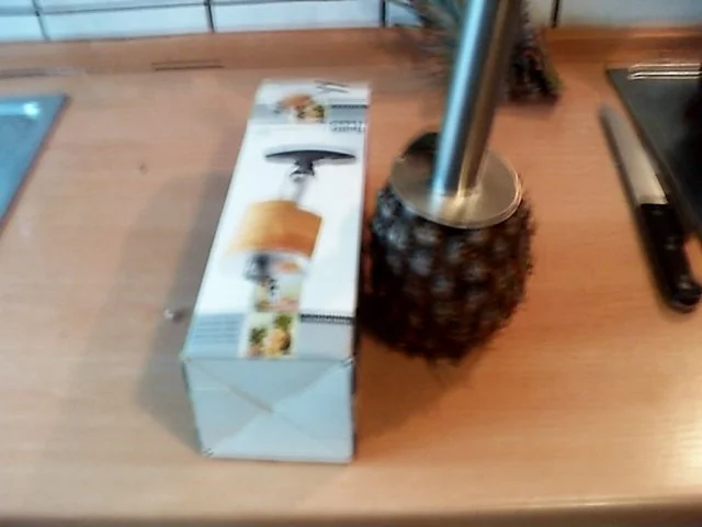 Rezept: Obstsalat mit frischer Ananas Bild Nr. 3 Obstsalat mit frischer Ananas - Rezept - Bild Nr. 3