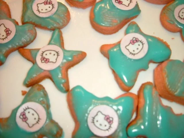 Rezept: Hello Kitty Butterkekse für Mädels ca.40 Stück Bild Nr. 2 Hello Kitty Butterkekse für Mädels ca.40 Stück - Rezept - Bild Nr. 2