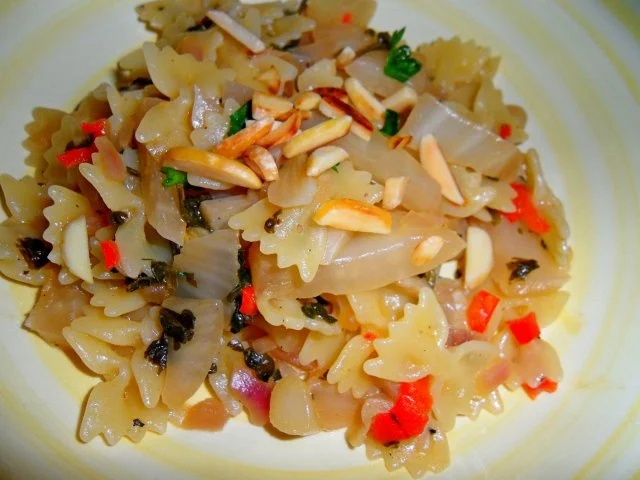 Farfalle in fruchtig/feuriger Orangen-Gemüsesauce - Rezept - Bild Nr. 9