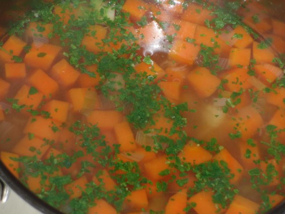 Suppe : Gemüsesuppe mit Grießklößchen - Rezept - Bild Nr. 2