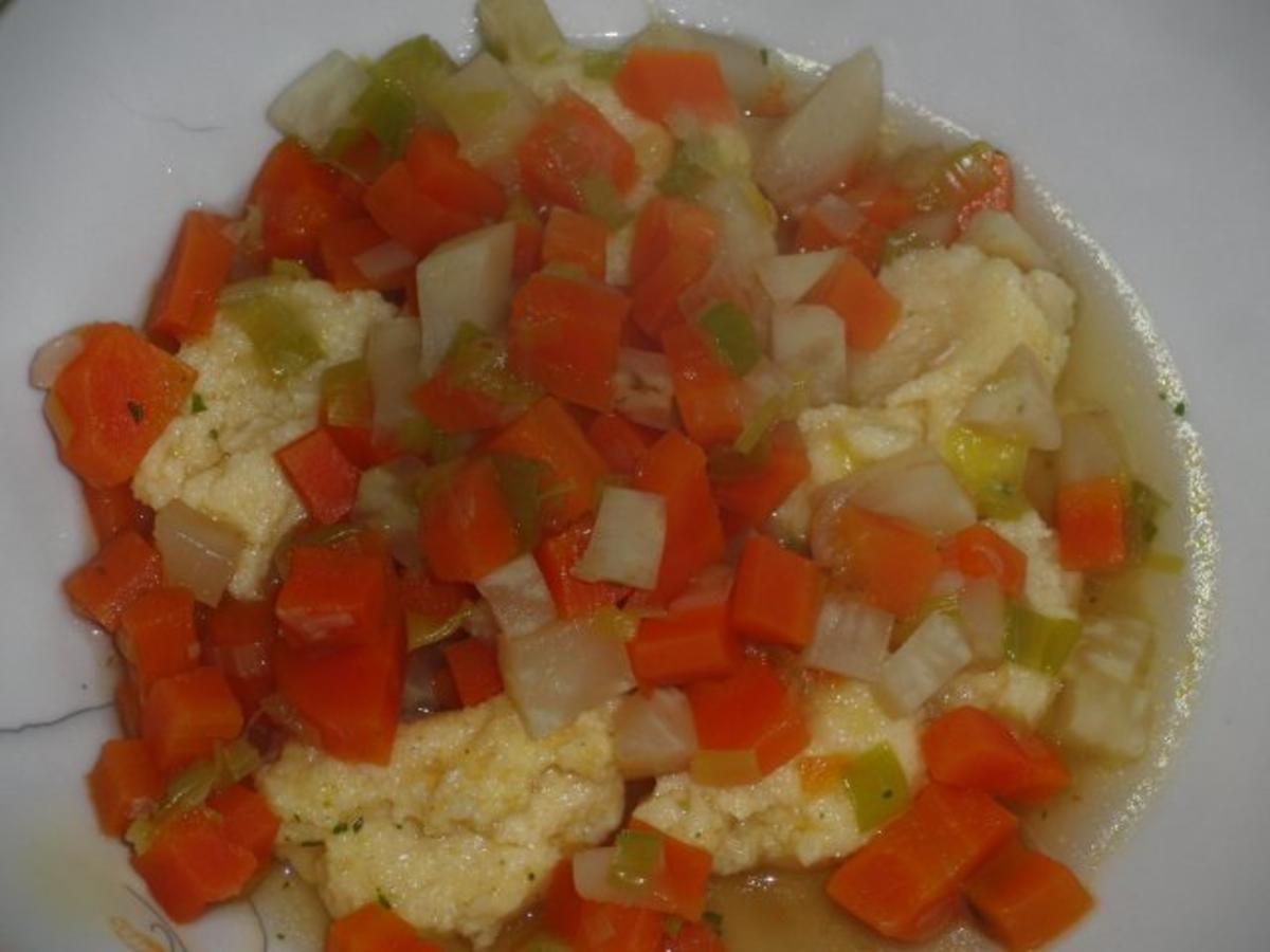 Suppe : Gemüsesuppe mit Grießklößchen - Rezept - Bild Nr. 4
