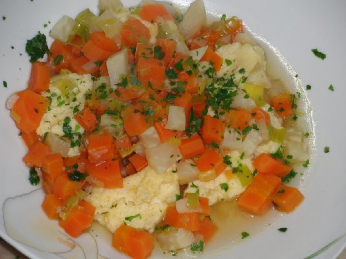 Suppe : Gemüsesuppe mit Grießklößchen - Rezept - Bild Nr. 5