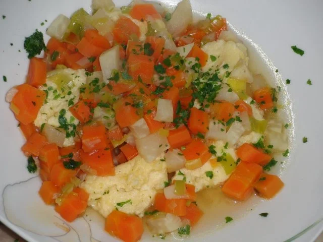 Suppe : Gemüsesuppe mit Grießklößchen - Rezept - Bild Nr. 5