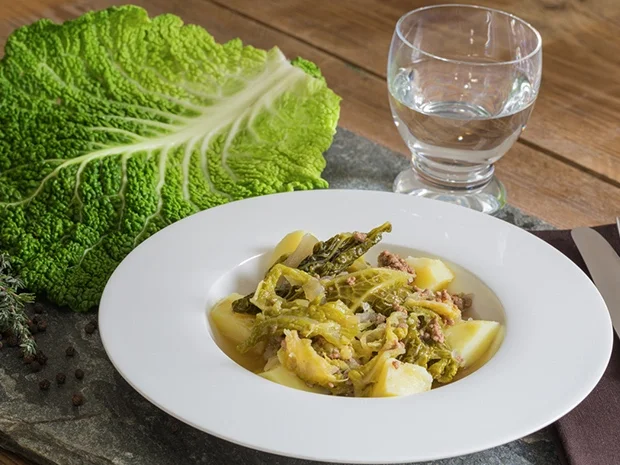 Rezept: Wirsingeintopf Bild Nr. 2 Wirsingeintopf - Rezept - Bild Nr. 2