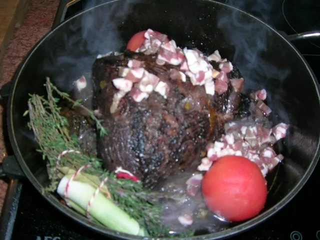 Boeuf á la mode - ein wenig aufwendig, aber das Ergebnis ist einfach nur lecker - Rezept - Bild Nr. 13