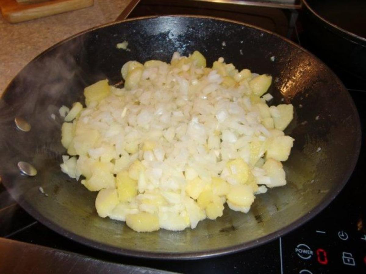Leberkäse auf Bratkartoffeln mit Spiegelei - Rezept - Bild Nr. 4