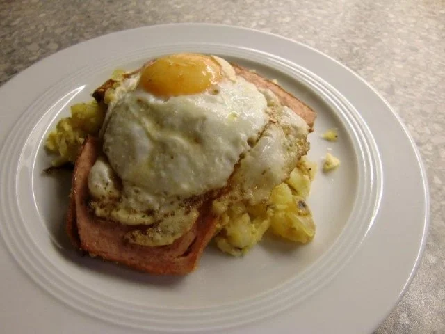 Leberkäse auf Bratkartoffeln mit Spiegelei - Rezept - Bild Nr. 10